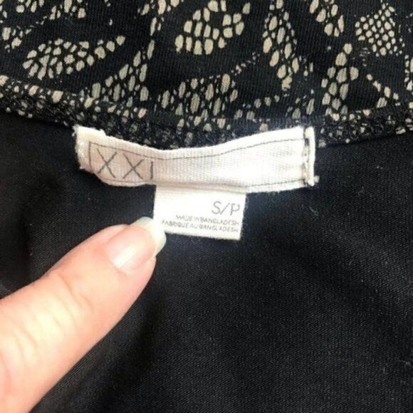 XXI Dress Size S Black Floral Short Sleeve - Picture 7 of 8